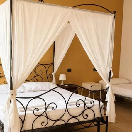 Konukevi Calabernardo Suites 3*
